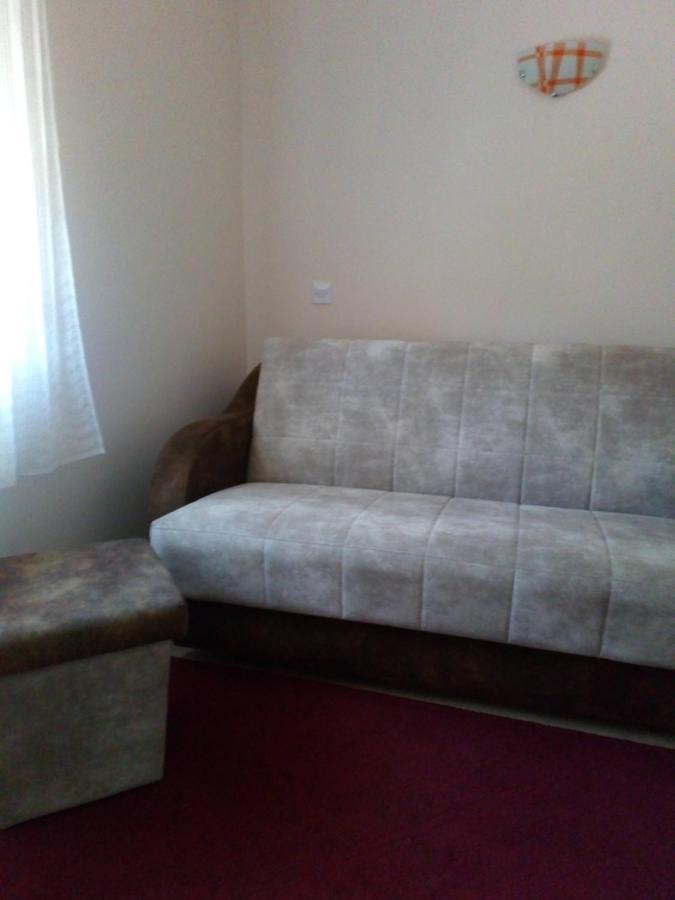 Guest House Green View Pirot Exterior photo